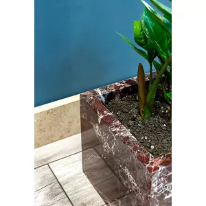 Кашпо из мрамора Rosso Levanto