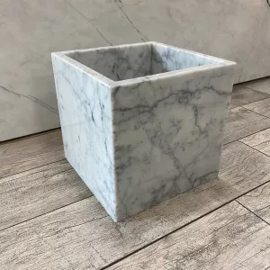 Кашпо из мрамора Bianco Carrara
