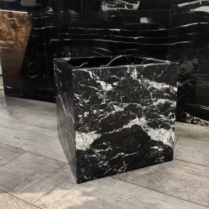Кашпо из мрамора Nero Marquina