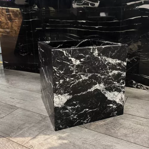 Кашпо из мрамора Nero Marquina