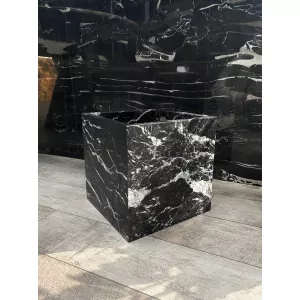 Кашпо из мрамора Nero Marquina