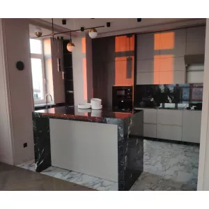 Мрамор Nero Marquina